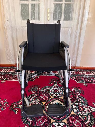 Tibbi avadanlıq: Ottobock əlil arabası - Brend: Ottobock - Material: yüngül və möhkəm