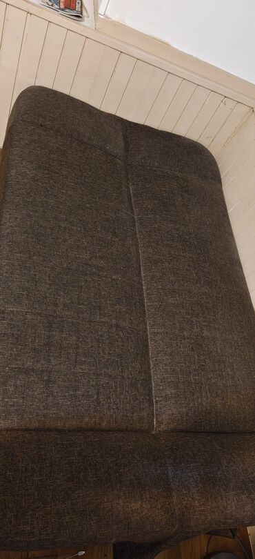 Sofe i kaučevi: Kauc (lezaj) klik-klak sistem sa makazama. Braon boja. U perfektnom — 8