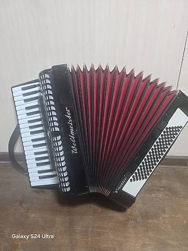 Аккордеоны: Продаются аккордеоны по выгодной цене,в отличном состоянии, звоните — 8