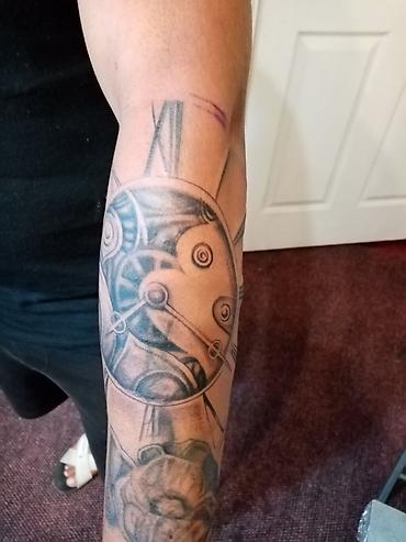 Lepota i zdravlje: Diplomirani slikar, crtač, konzervator Ali pre svega tattoo majstor — 10