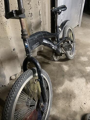 BMX велосипед для трюков - Рама с характерным изогнутым профилем