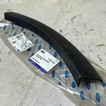 branik auto: ZAŠTITNA LAJSNA BRANIKA DESNA OE FORD KUGA 08-12 | Zaštitna lajsna — 1