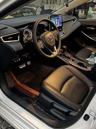 Toyota: Toyota Corolla: 2022 г., 1.8 л, Вариатор, Гибрид, Седан — 4