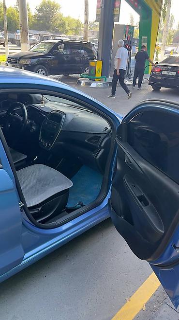 geely m: Chevrolet Spark: 2016 г., 1 л, Автомат, Бензин, Хэтчбэк — 9