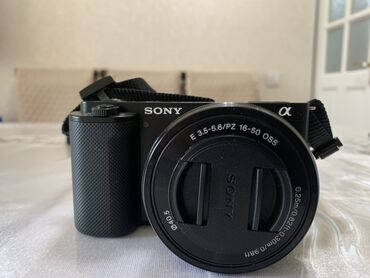 Фотоаппараты: Sony ZV E10 В идеальном состоянии Полный комплект: коробка, объектив