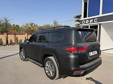 номерные рамки на авто: Toyota Land Cruiser: 2024 г., 3.5 л, Типтроник, Бензин, Внедорожник — 2
