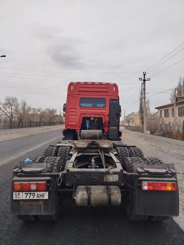 Тягачи: Тягач, Shacman, Без прицепа — 8