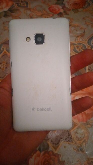 Baksel modeli telefon işlemir prablem bilmirem ustaya aparmamişam