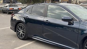 Транспорт: Toyota Camry: 2021 г., 2.5 л, Автомат, Бензин, Седан — 3