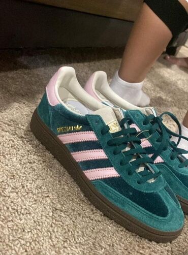 спортивные костюмы для женщин: Мужские кроссовки, 37, Adidas, Новый, цвет - Зеленый
