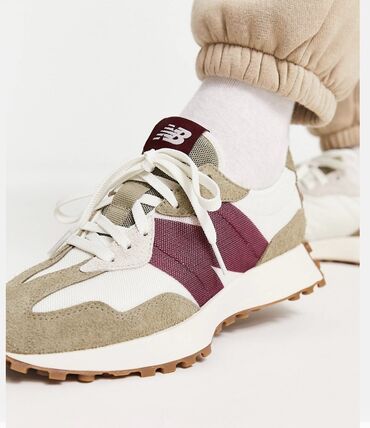 plate ot asos: New Balance 327 sneakers in off white with burgundy detail Size: 9