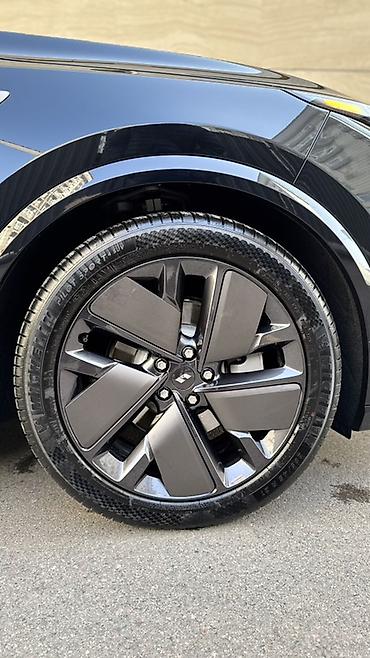 Lixiang: Lixiang L9: 2025 г., 1.5 л, Автомат, Электромобиль, Кроссовер — 6