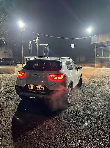 Kia: Kia Stonic: 2017 г., 1.4 л, Автомат, Бензин, Кроссовер at lalafo.kg — 5 Kia: Kia Stonic: 2017 г., 1.4 л, Автомат, Бензин, Кроссовер — 5