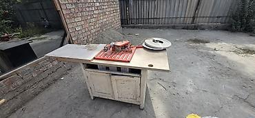 Деревообработка: Кромкооблицовочный станок для ЛДСП/МДФ (настольный) со столом. - — 1