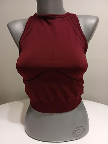 kacket sa ventilatorom: Ženski sportski top bez rukava – tamnocrvene (burgundy) boje. - Kroj — 1