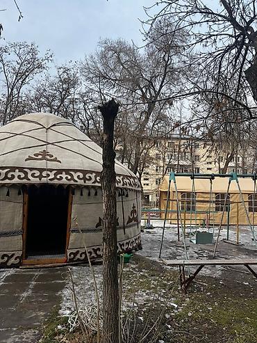 Спорт жана хобби: Боз үйлөрдү ижаралоо, Каркасы Металл, 70 баш, Полу менен, Самоор, Үстөл — 10