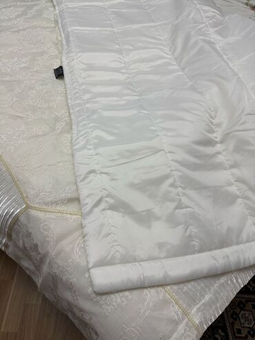 Örtüklər: Yataq üçün Yeni Qaşlı rəng - Bej Yataq örtüyü — 13