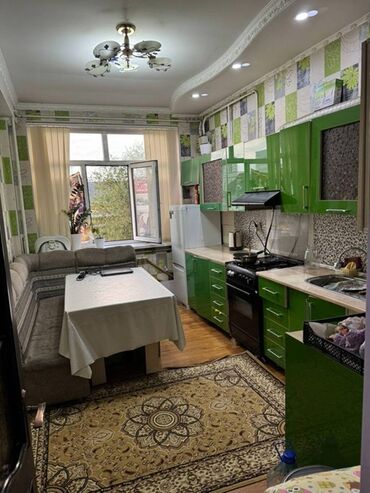 дома в джалал абаде: 🏠 Продается 2-комнатная квартира 📍 Джал мкр (Средний/Верхний/Нижний) 💰