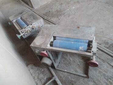 Digər istehsal avadanlığı: 2 eded naxcivan lavaşi acan aparat ve 90 kq hecminde xemir qarişdiran