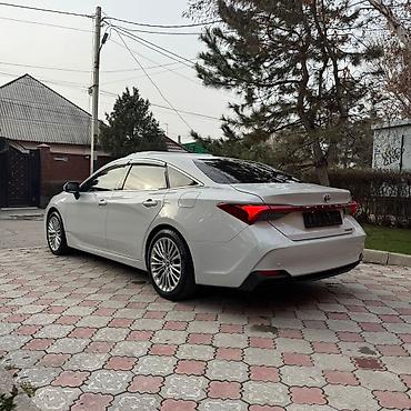 Toyota: Toyota Avalon: 2022 г., 2.5 л, Гибрид — 7