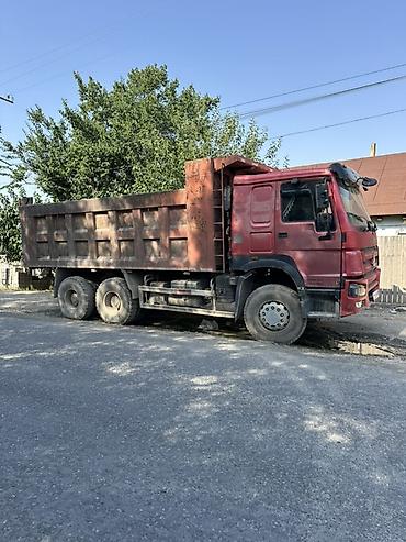 howo shacman: Самосвал HOWO (CNHTC), красный, 6x4 Описание: - Тяжёлый самосвал HOWO — 10