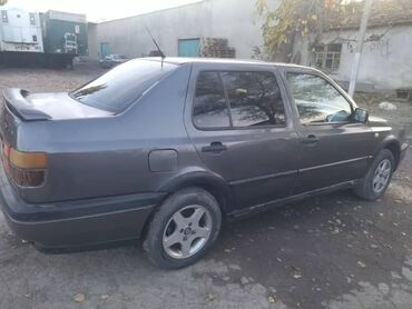 вольксваген венто: Volkswagen Vento: 1993 г., 1.8 л, Механика, Бензин, Седан