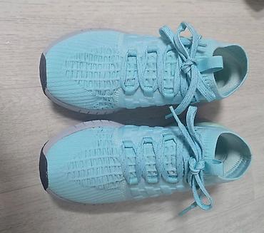 yun koftalar: Under Armour HOVR qaçış krossovkaları - Model: Under Armour HOVR (yan — 2