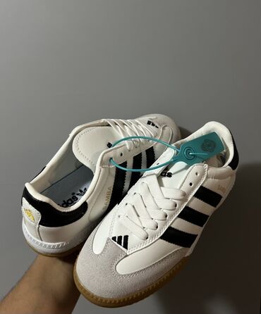 Кроссовки и спортивная обувь: Кроссовки и кеды из подборки на фото. 1) Adidas Samba - Классический — 1