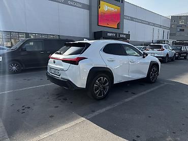 lexus 100: Lexus UX: 2021 г., 2 л, Автомат, Гибрид — 9