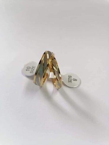 Prstenje: Vel 13
Cena 900 din/kom — 5