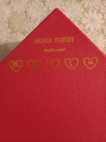 Digər dəstlər və servizlər: 1) Çərəz qabı. Çəhrayı rəng qabın dizaynına xüsusi və qeyri-adi — 7