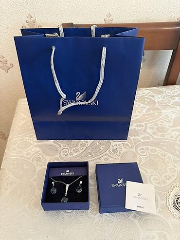 svarovski: Dəstə daxildir: Boyunbağı, Swarovski, Gümüş — 1