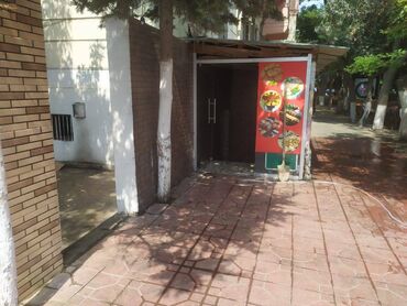 Restoran, kafelər: Nərimanov metrosuna yaxın yerləşən ümumi sahəsi 70 kv,m olan,1 sot — 4