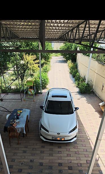 kiya sid: Changan Qiyuan A05: 1.5 l | 2025 il 30000 km Sedan — 3