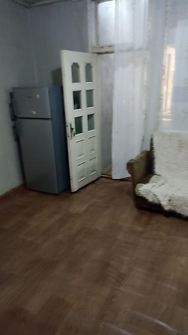 Kirayə mənzillər: 2 otaq icersinde xaladenik paltaryuyan elverislidi.Qiymet 350 kommunal — 1