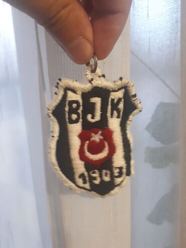 ikinci əl kurtkalar: Beşiktaş JK brelok əl işi