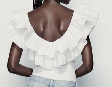 Baletkalar: Zara body bluz tezedir geyilmeyib 
L razmerdir — 6