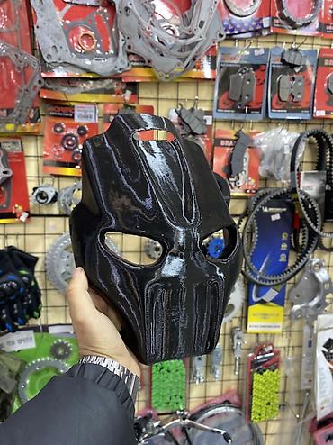 skuter servis: Qara dekorativ maska – motosiklet/skuter üçün önlük və ya tematik — 1