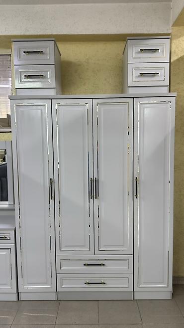 Спальные гарнитуры: Спальный гарнитур в светло-сером/белом глянце с фрезерованными — 4