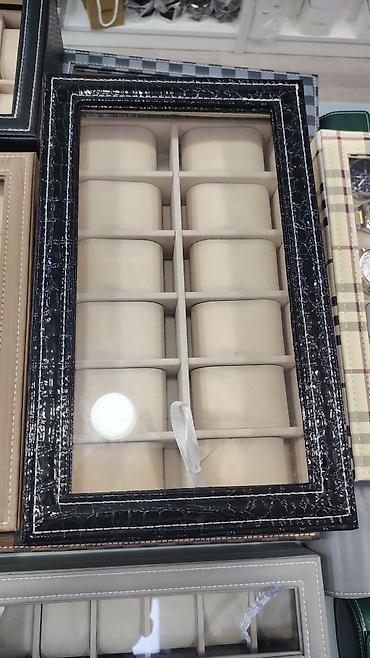 saat qabı: Saat qabı – 12 bölməli vitrin qutu - Material: süni dəri üzlük — 7