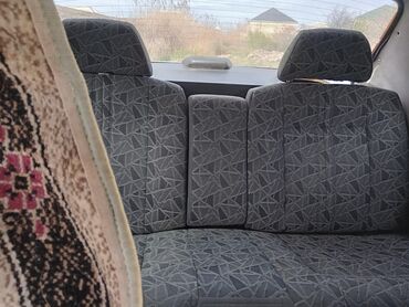 QAZ: QAZ 3110: 2.3 l | 2003 il 239392 km Sedan — 7