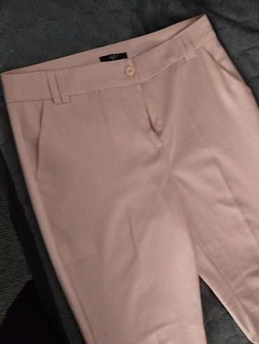 obuca bata: Elegantne ženske pantalone u puder‑roz nijansi. - Kroj: klasičan — 4