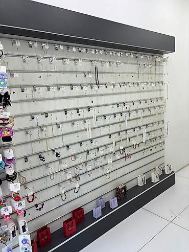 stend vitrin: AİSHA Accessories – zərgərlik və aksessuar mağazası Məhsul — 5