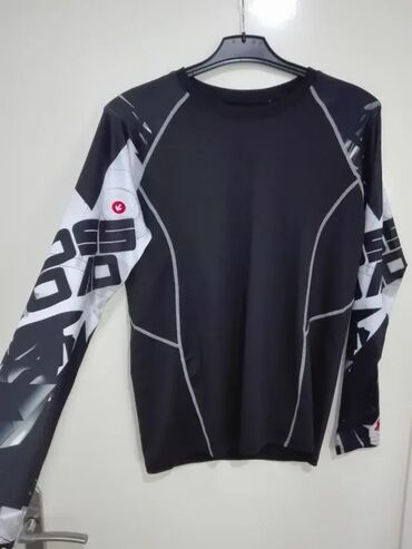 Sportska odeća: Gornji deo odeće, Za odrasle, Novo — 9