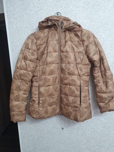 куртка пальто женская: Продаю женские куртки демисезонные.(42-44р)