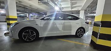 Hyundai: Hyundai Elantra: 1.6 l | 2019 il Sedan — 3