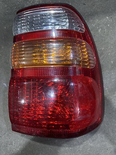 9800: Задний правый стоп-сигнал Toyota 1999 г., Б/у, Оригинал, Япония — 1