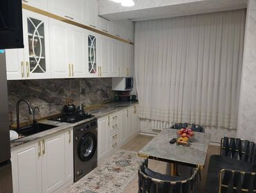 Yeni tikili: Saray MTK -da 3 cü mərtəbədə 92 kv ölçüdə ev satılır.İlkin ödəniş — 11