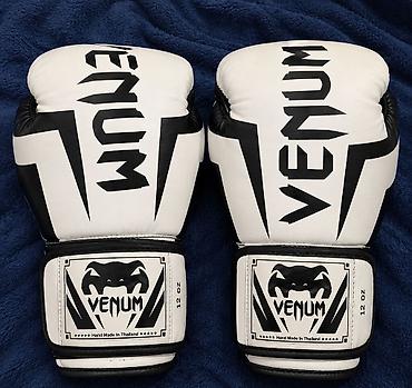 boks kask: Venum boks əlcəkləri – 12 oz - Rəng: ağ/qara, üzərində Venum loqosu — 1