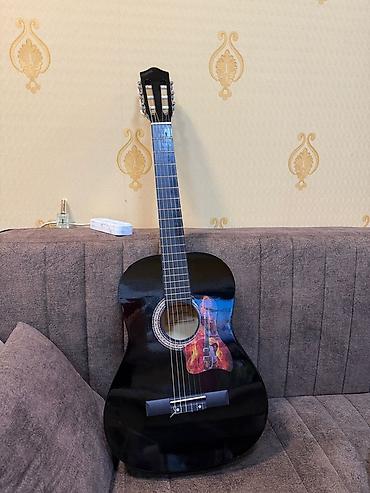 zeng ucun gitara: Klassik gitara – 6 simli, tam ölçü (full-size). - Korpus: parlaq — 1
